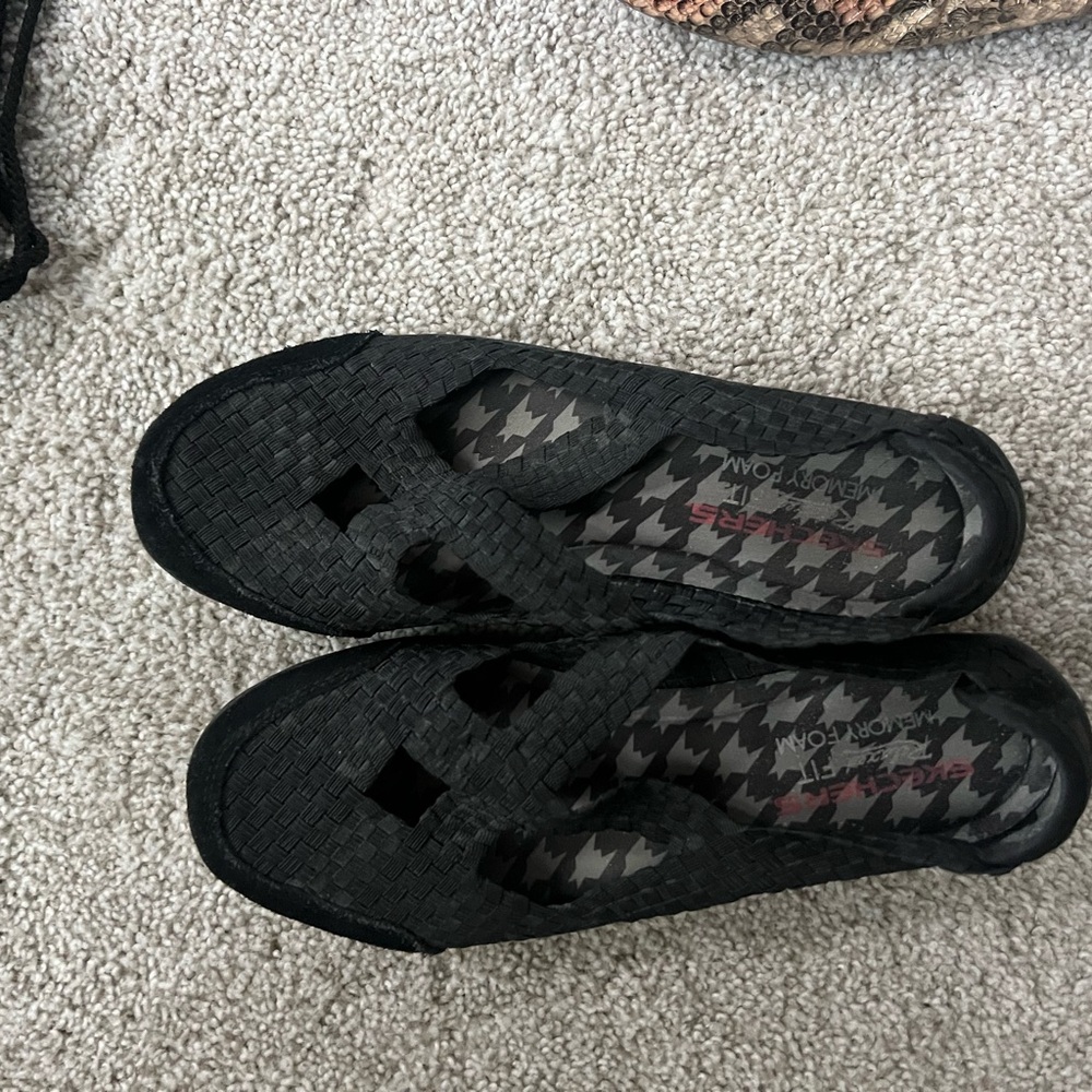 Sketchers shoes